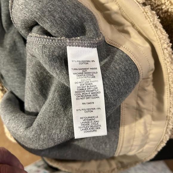 VINEYARD VINES Sherpa Vest Sweatshirt Lined Zip Up Front Pockets Size Medium - Picture 10 of 10